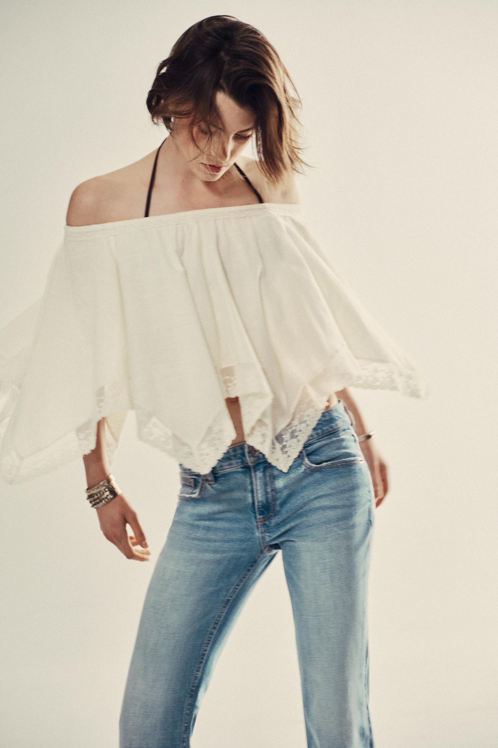 LACE CAPE TOP